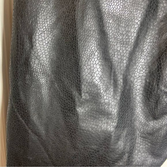 NWT Hue Black Reptile Python Leatherette Leggings size Small - Picture 11 of 11